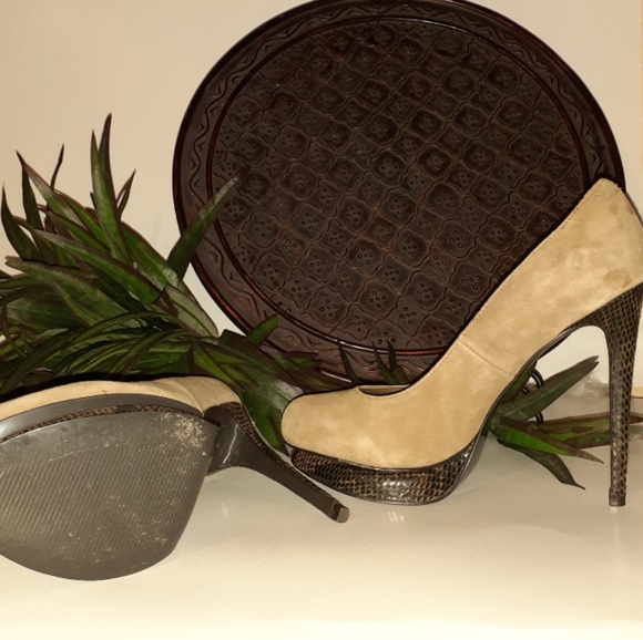 Kelsi Dagger Candise Snake Wrapped Pump In Tan S - Picture 5 of 8